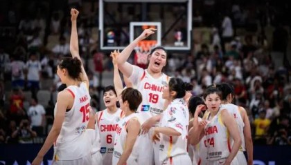 开云体育官网-第二节被打18-0，中国女篮半场11次失误，上场比赛全场仅9个