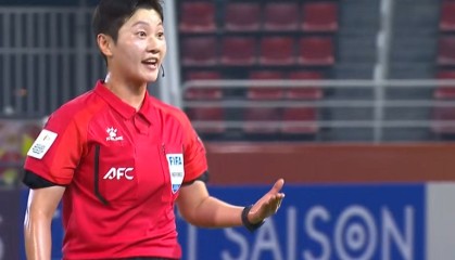 开云体育入口-14分钟两次离谱错判！U20女足进球被吹，对手后卫手球被无视