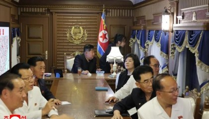 金正恩“多边首秀”，女儿两度亮相