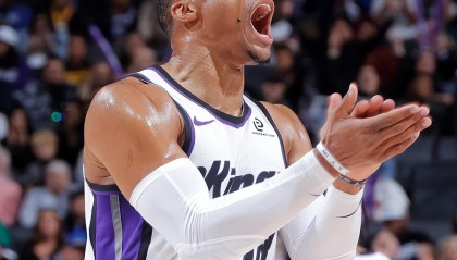 开云体育移动版-3分险胜火箭，12分斩杀湖人！国王背靠背喜提2连胜，威少把话挑明