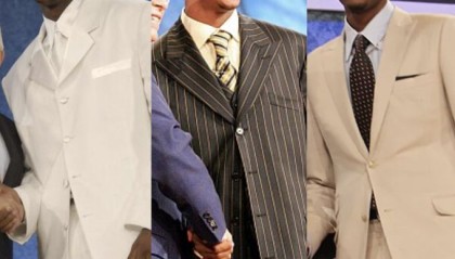 湖媒：想象一下10年前你告诉自己沃尔会比勒布朗还先退役